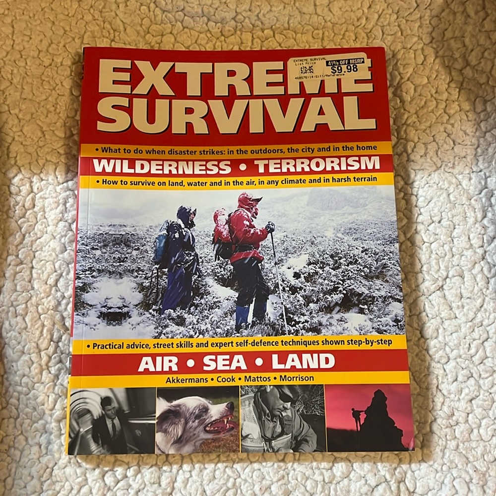 Extreme survival book